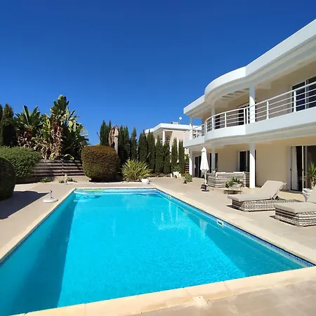 Romano Villa